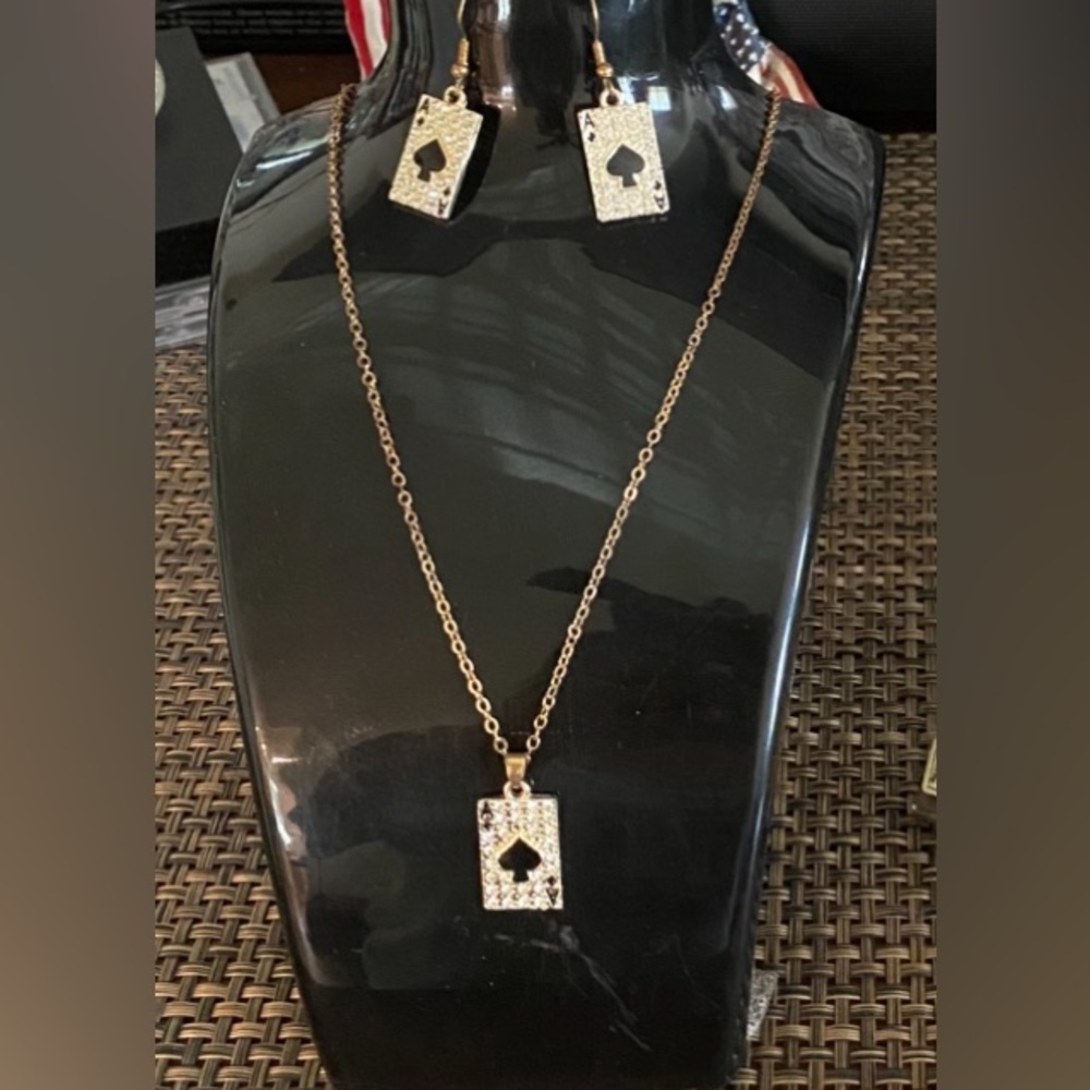 Ace of diamonds cz diamonds 3pc necklace and earrings